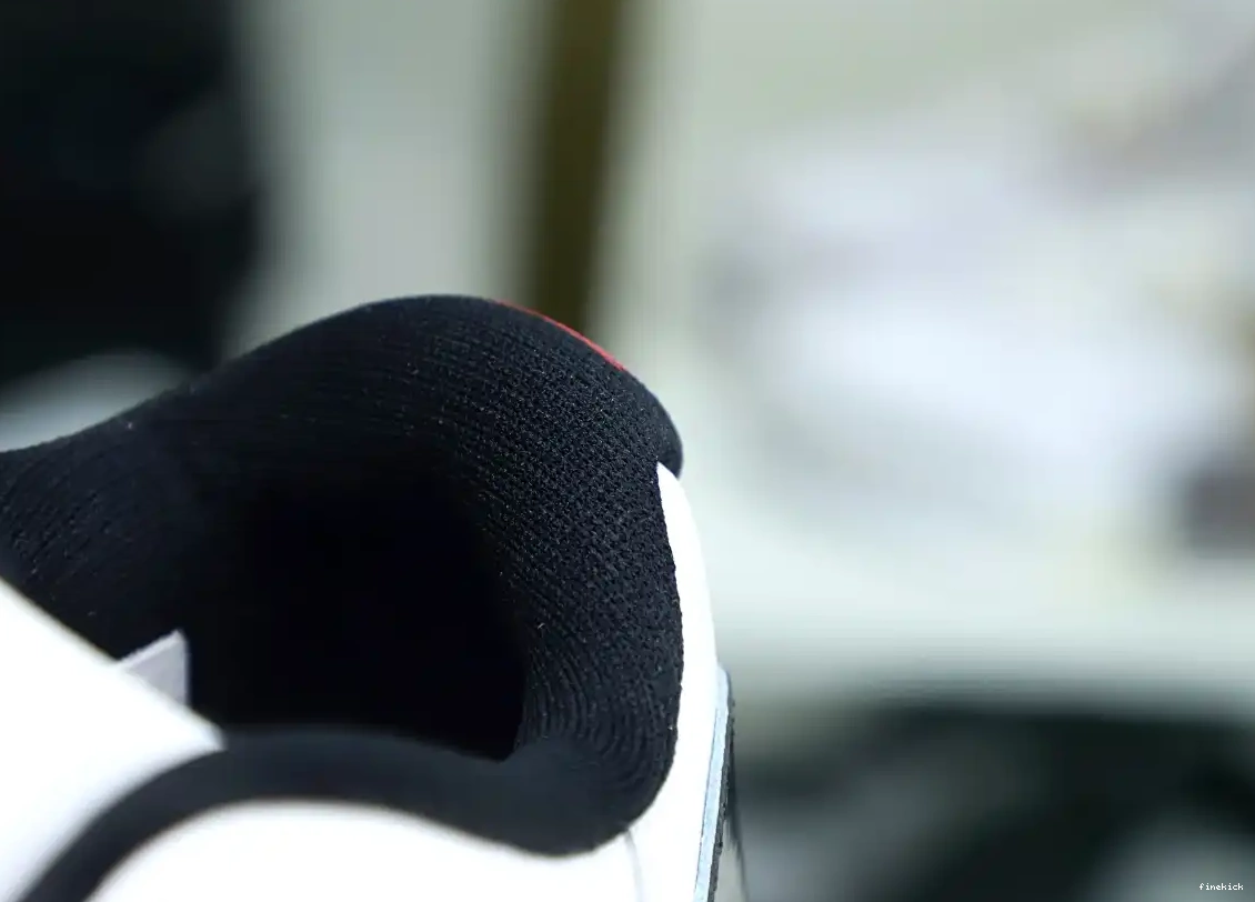 LOW 11 WHITE BRED JORDAN AIR 0326